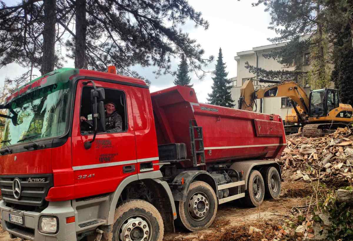 Rušenje zgrade Maglajska  